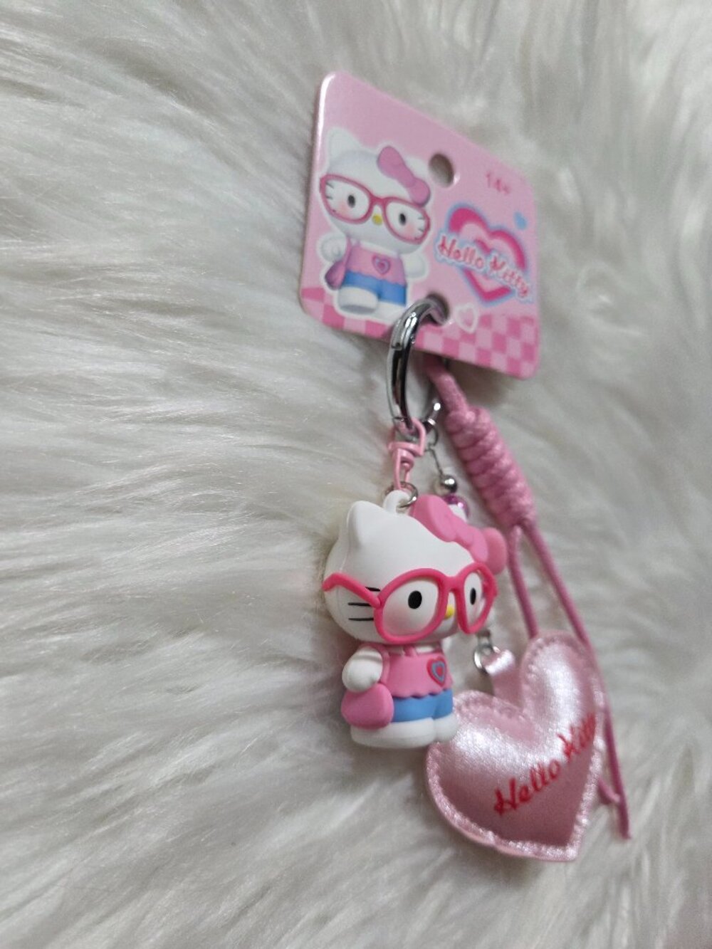 Hello Kitty Keychain - Picture 5 of 6
